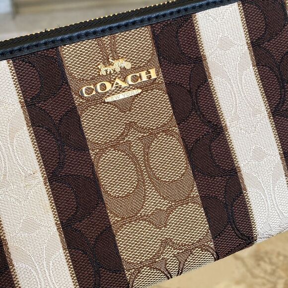 Coach Large Corner Zip Wristlet Wallet Signature Jacquard with Stripes- Unused - Picture 2 of 16